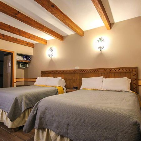 Hotel La Casa De Mama San Cristóbal de Las Casas Екстериор снимка