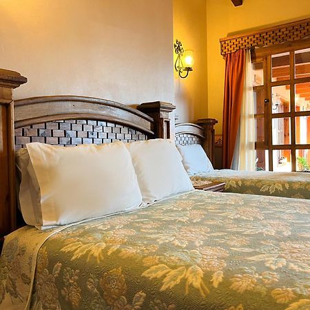 Hotel La Casa De Mama San Cristóbal de Las Casas Екстериор снимка